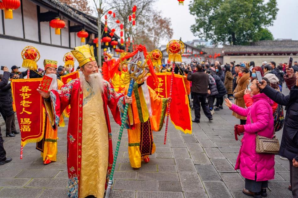 閬中古城國家5A級旅游景區_閬中匾額的特點_閬中春節文化博覽會民俗活動